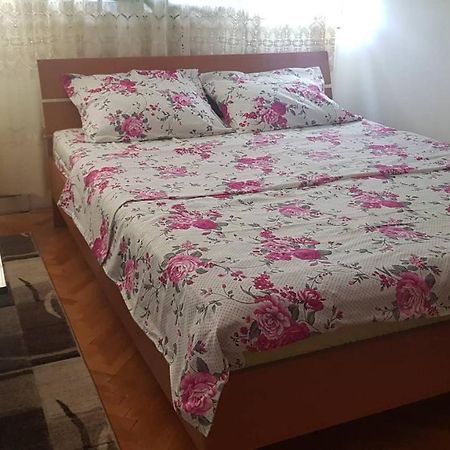 Baston Rent Apartment Подгорица Екстериор снимка