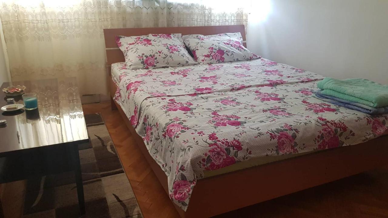Baston Rent Apartment Подгорица Екстериор снимка